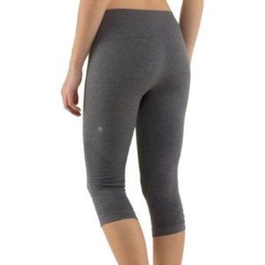 lululemon gray seamless crop compression tights size 4